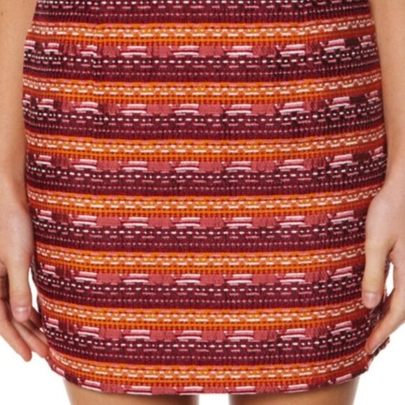 NWT - Ladakh Tribal Weave Mini Skirt in Berry - Picture 2 of 10